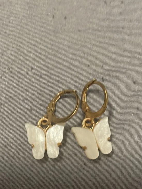 Assorted earrings - Picture 3 of 11